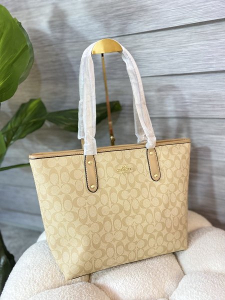 حقيبة كوتش مختومة ماستر كوبي حجم كبير مع علبة ✨